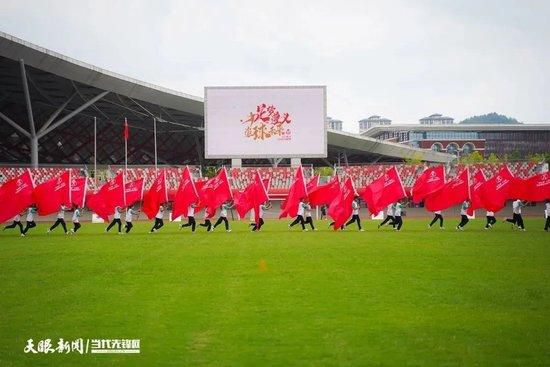 官宣：穆斯卡特出任上港主教练上海海港足球俱乐部与澳大利亚籍教练穆斯卡特（Kevin Vincent Muscat）先生达成协议，穆斯卡特将正式出任上海海港新赛季主帅。